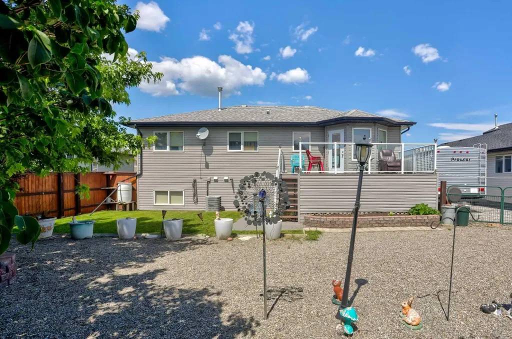 594 Tumbleweed Avenue Pincher Creek AB T0K1W0