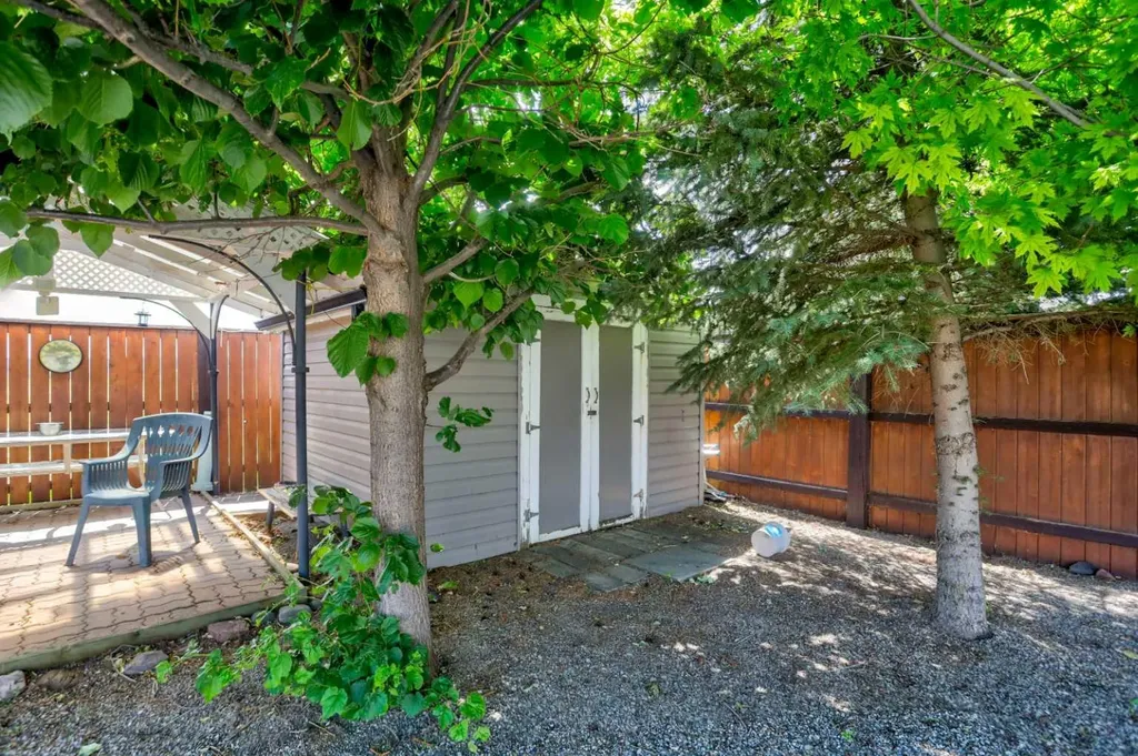 594 Tumbleweed Avenue Pincher Creek AB T0K1W0