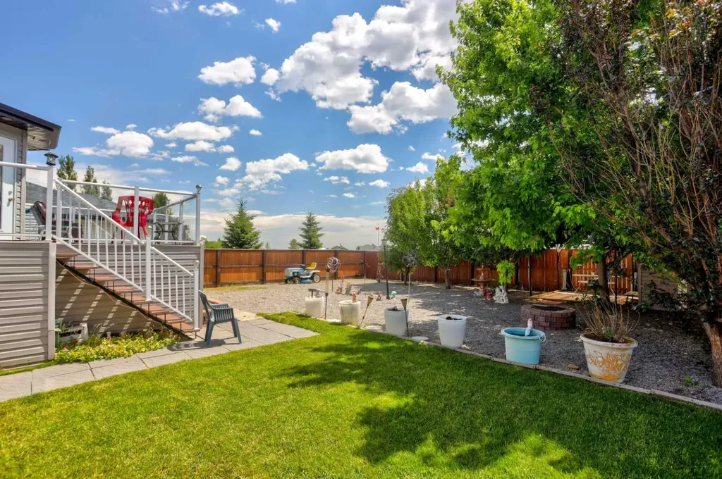 594 Tumbleweed Avenue Pincher Creek AB T0K1W0