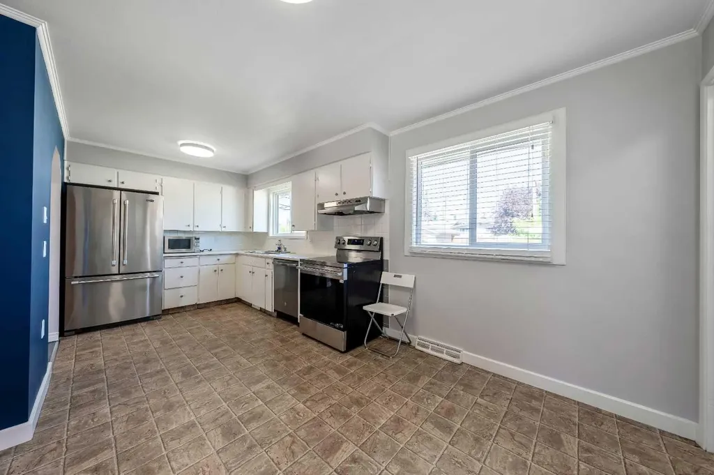 629 Agate Crescent SE Calgary AB T2J0Z4