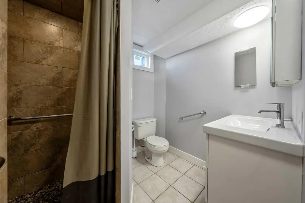 629 Agate Crescent SE Calgary AB T2J0Z4