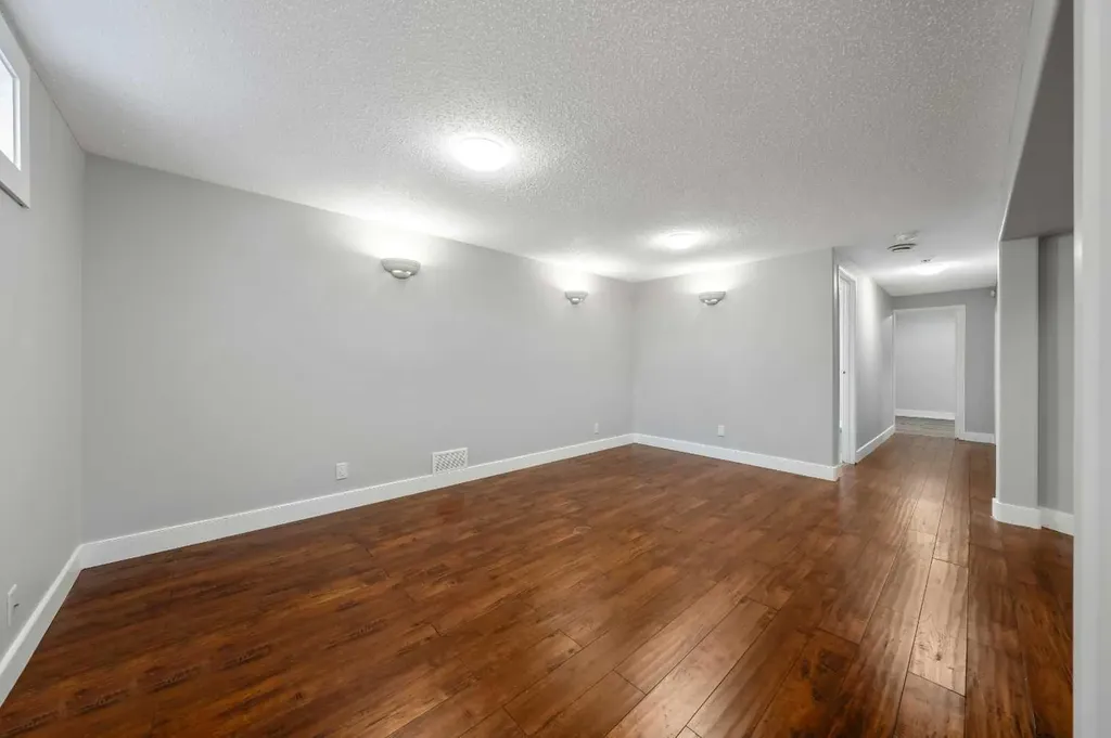 629 Agate Crescent SE Calgary AB T2J0Z4