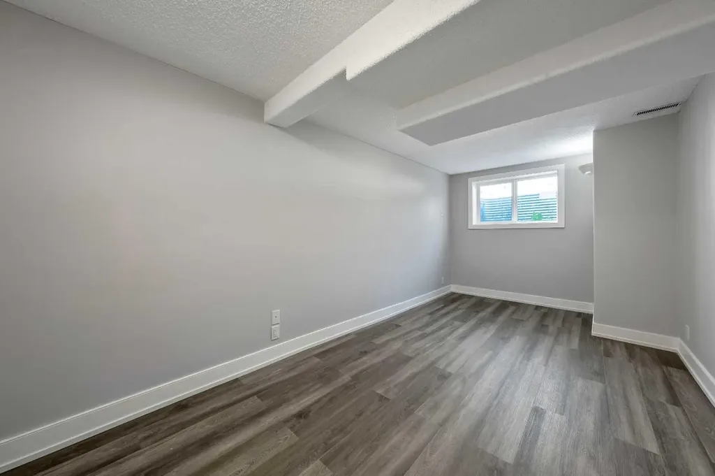 629 Agate Crescent SE Calgary AB T2J0Z4