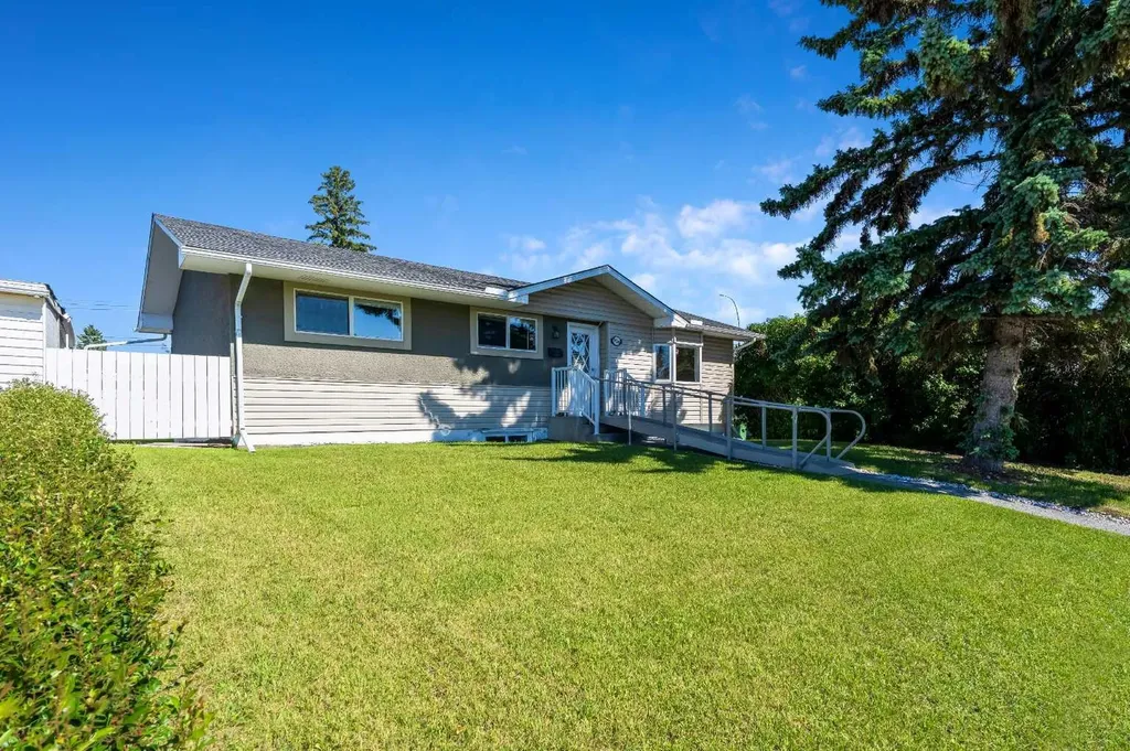 629 Agate Crescent SE Calgary AB T2J0Z4