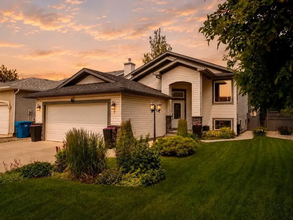 7 Kodiak Boulevard N Lethbridge AB T1H 6S7