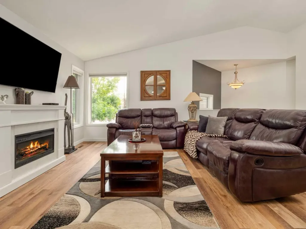 7 Kodiak Boulevard N Lethbridge AB T1H 6S7