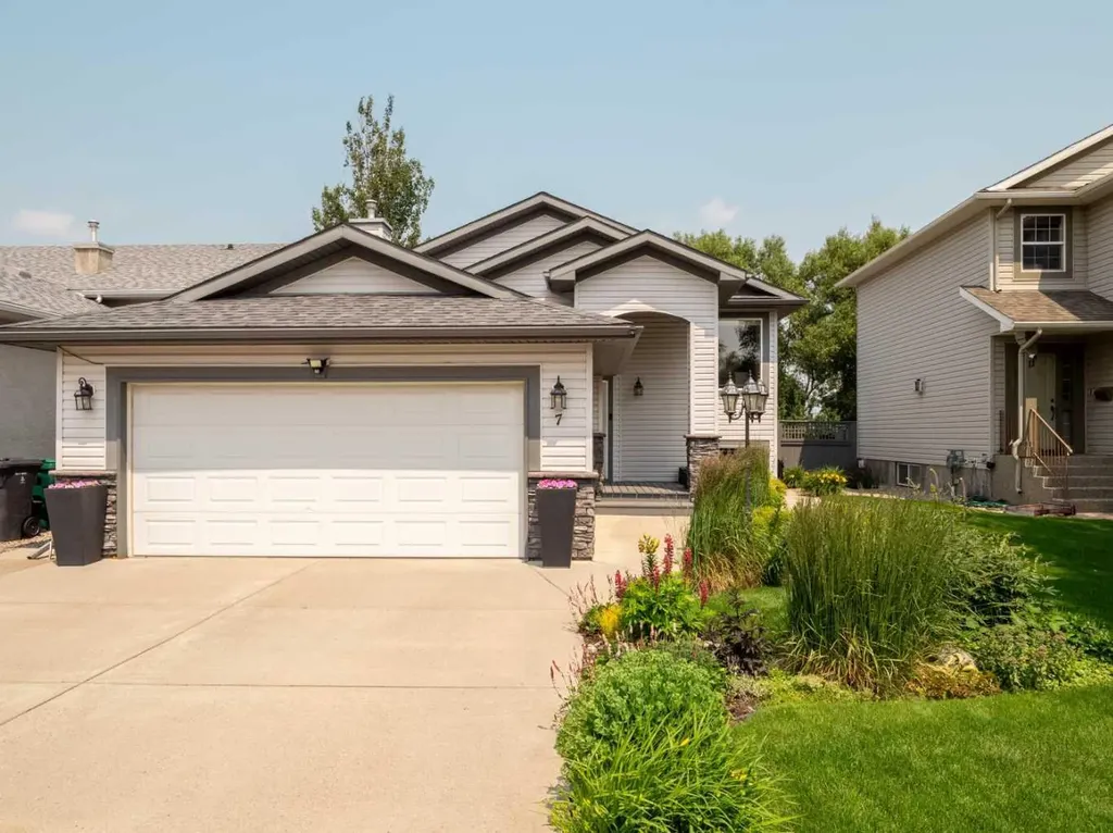 7 Kodiak Boulevard N Lethbridge AB T1H 6S7