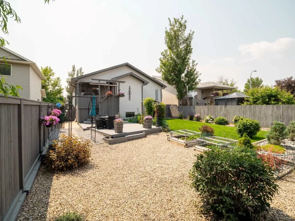7 Kodiak Boulevard N Lethbridge AB T1H 6S7