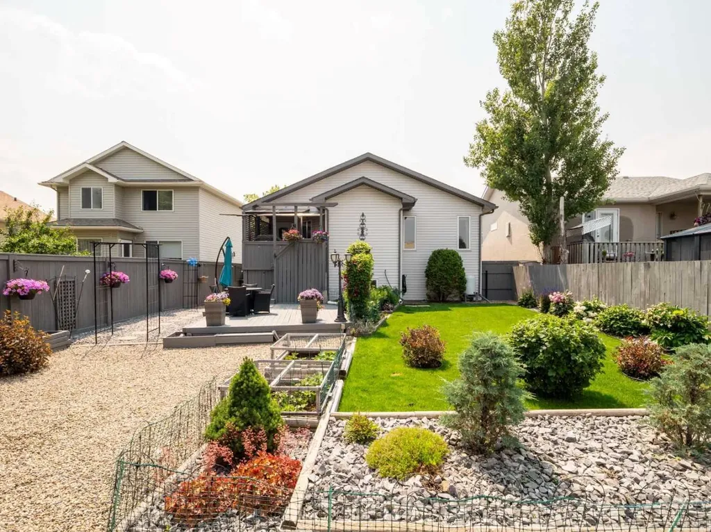 7 Kodiak Boulevard N Lethbridge AB T1H 6S7