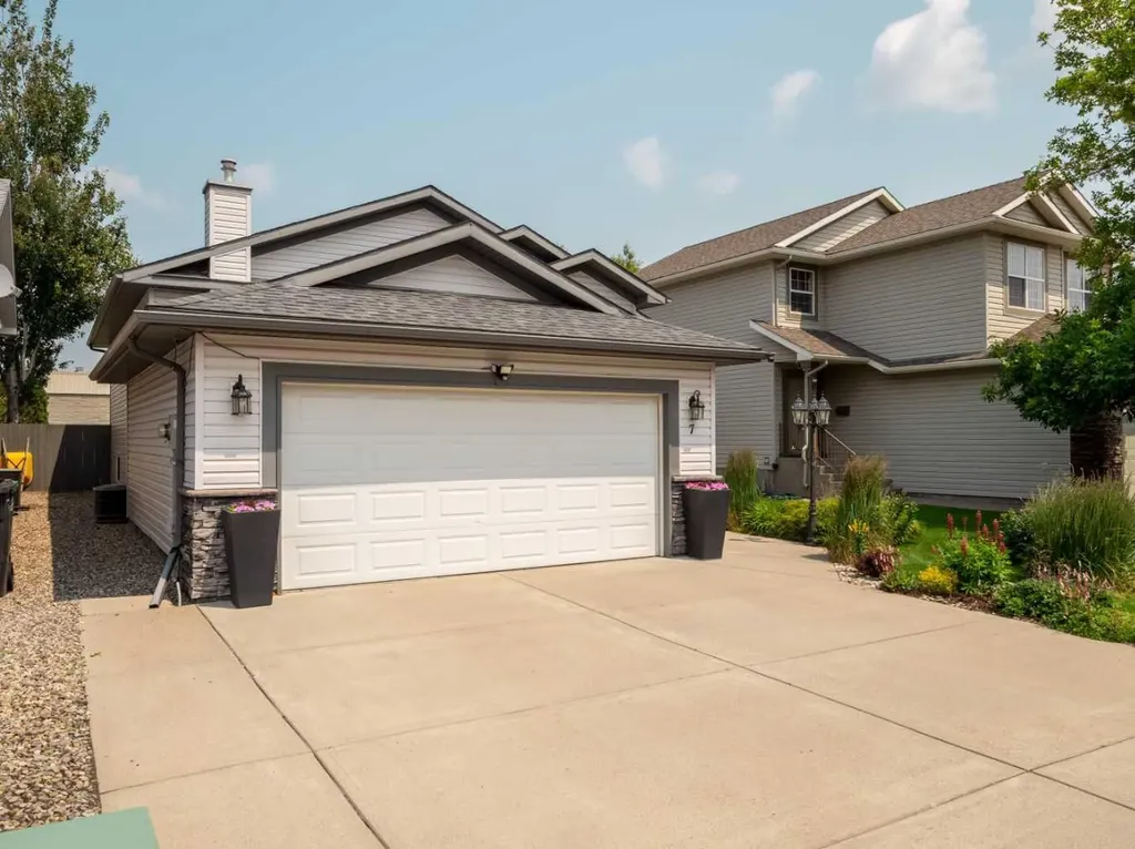 7 Kodiak Boulevard N Lethbridge AB T1H 6S7