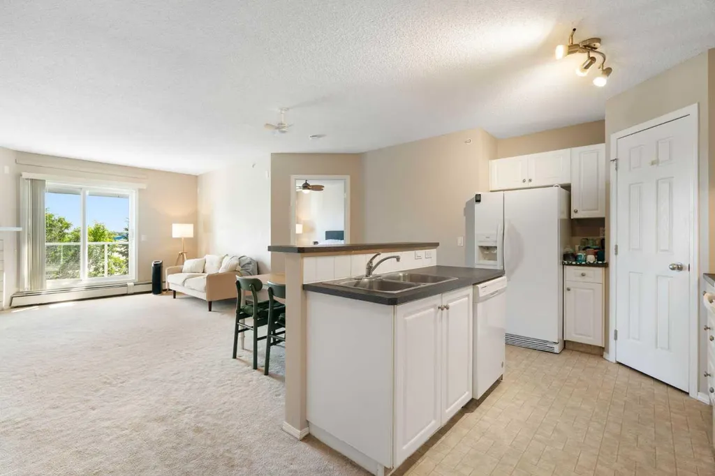 290 Shawville Way SE Calgary AB T2Y 3Z9
