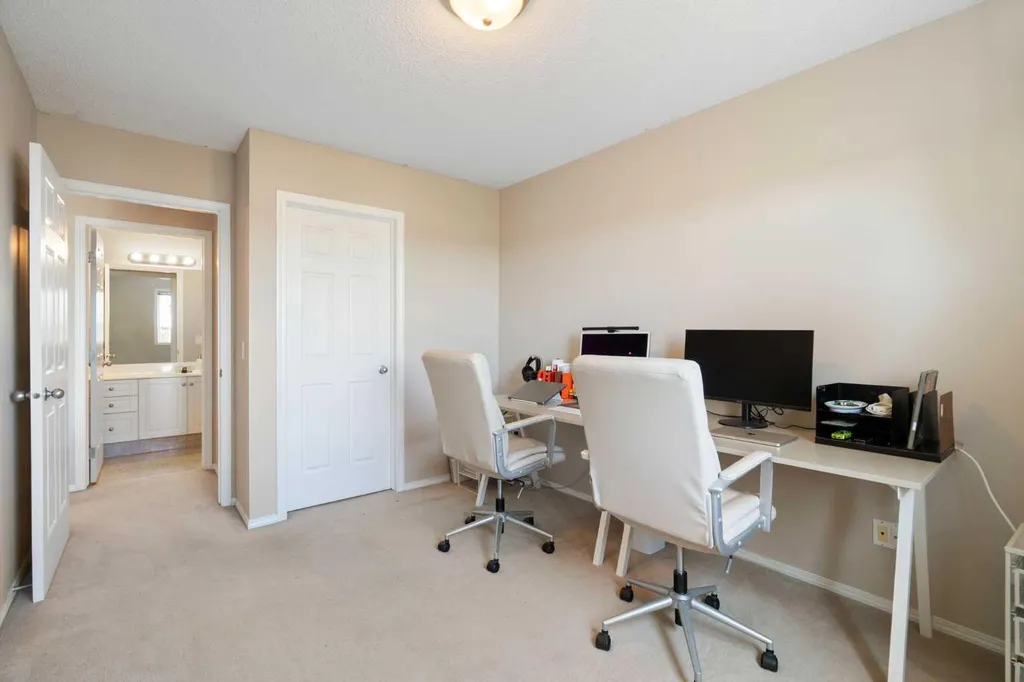 290 Shawville Way SE Calgary AB T2Y 3Z9