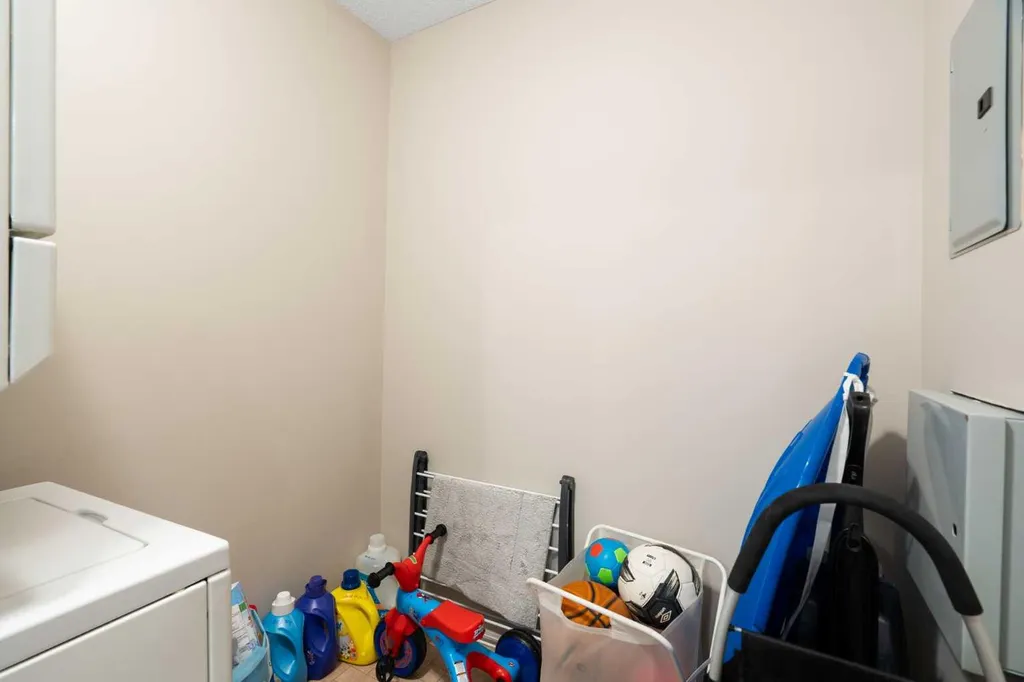290 Shawville Way SE Calgary AB T2Y 3Z9