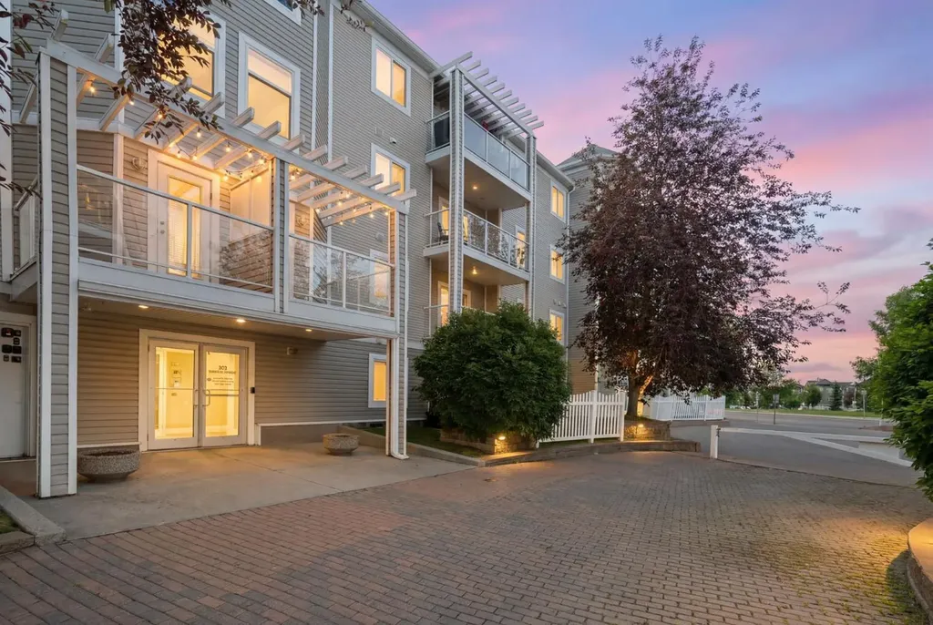 290 Shawville Way SE Calgary AB T2Y 3Z9