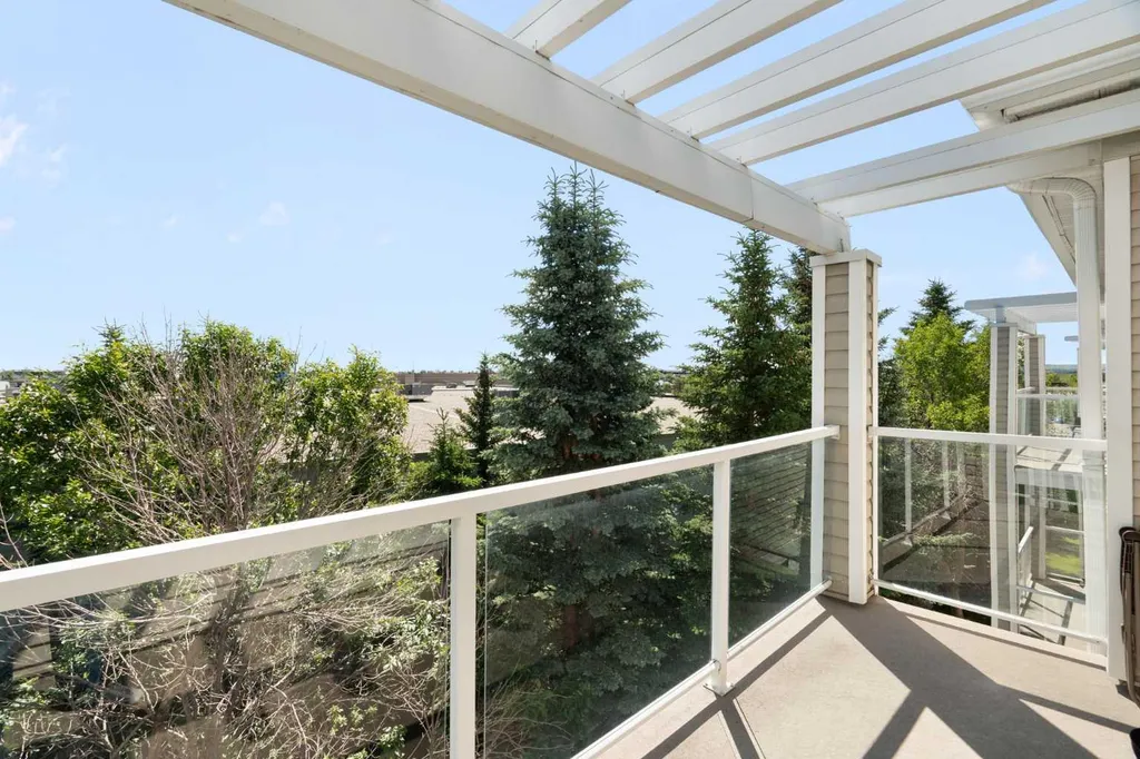 290 Shawville Way SE Calgary AB T2Y 3Z9