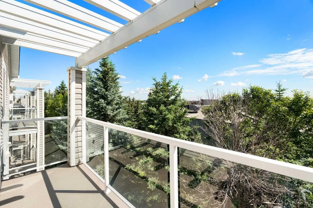 290 Shawville Way SE Calgary AB T2Y 3Z9
