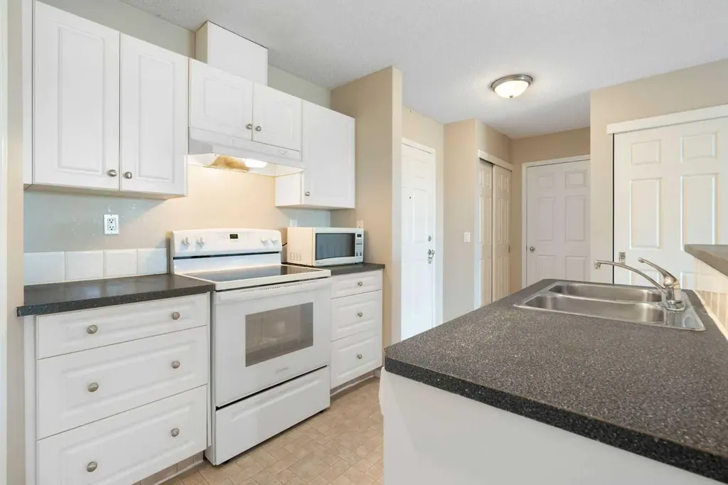290 Shawville Way SE Calgary AB T2Y 3Z9