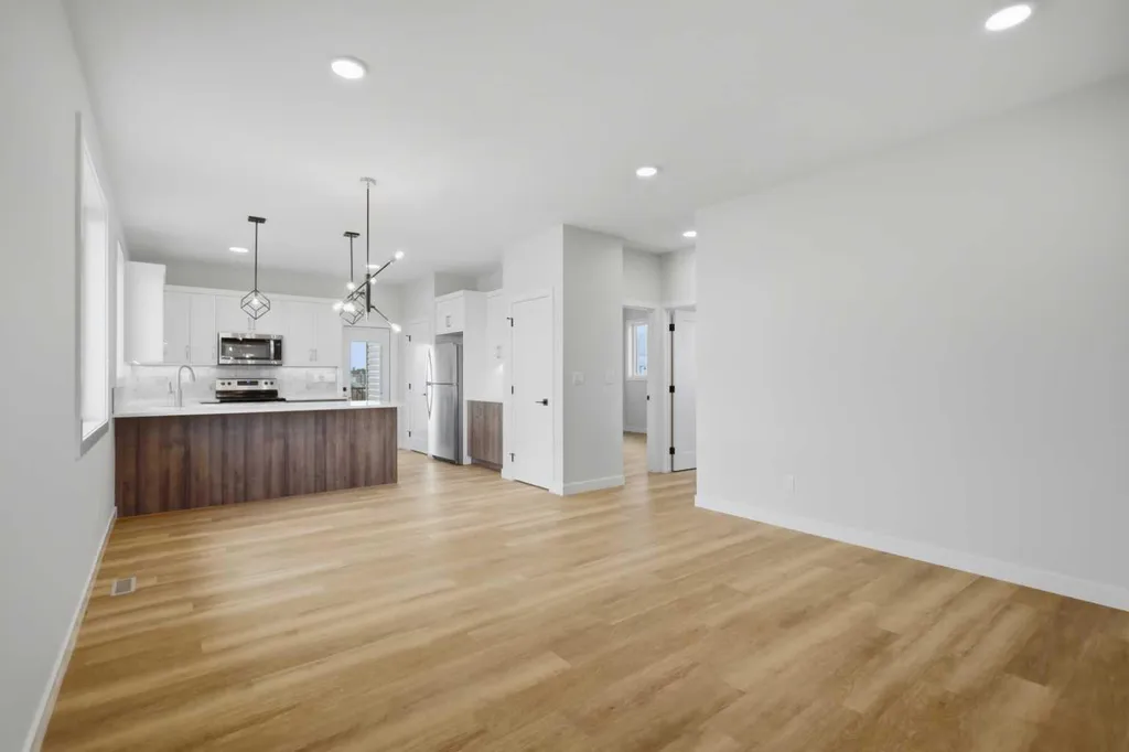 46 Tagish Avenue Red Deer AB T4P 0Y7