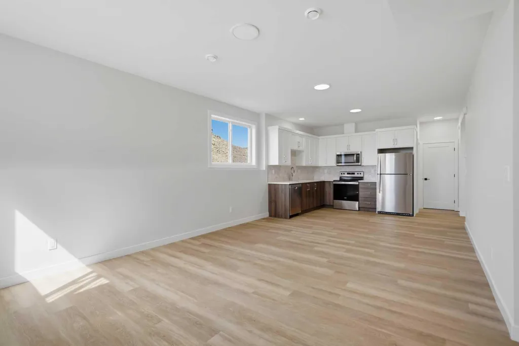 46 Tagish Avenue Red Deer AB T4P 0Y7