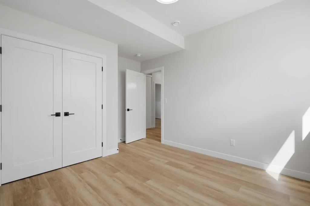 46 Tagish Avenue Red Deer AB T4P 0Y7
