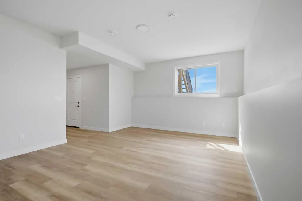 46 Tagish Avenue Red Deer AB T4P 0Y7