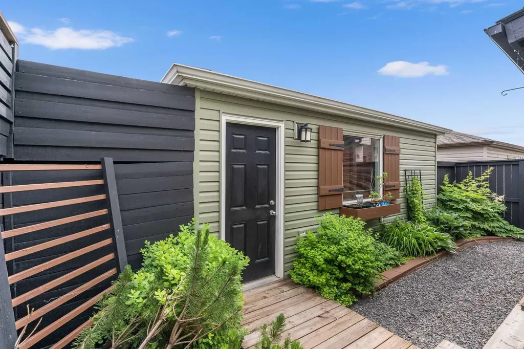 80 Legacy Crescent SE Calgary AB T2X 0W8