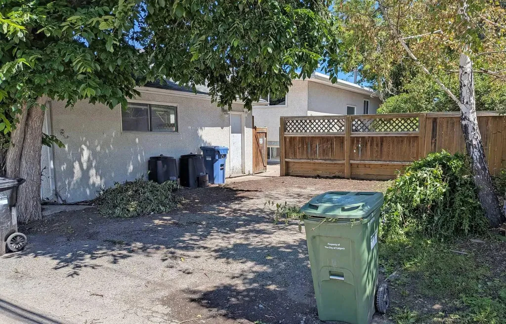 2103A 7 Street NE Calgary AB T2E 4C7