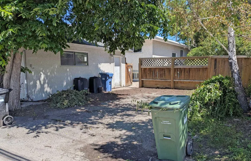 2103A 7 Street NE Calgary AB T2E 4C7