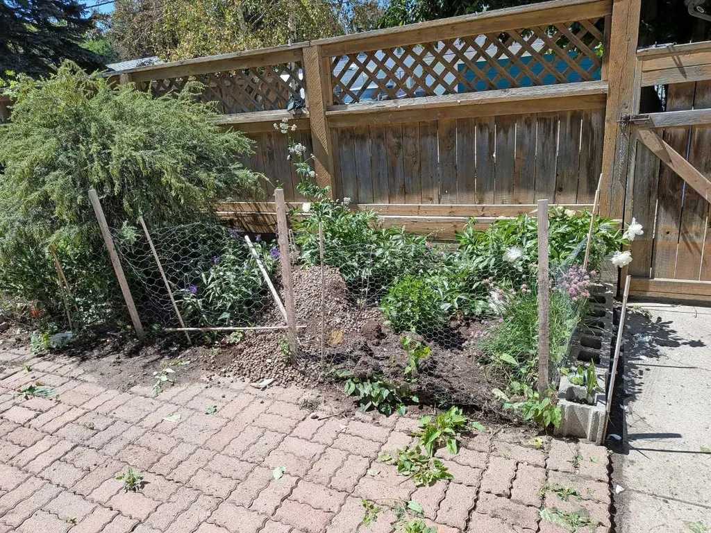 2103A 7 Street NE Calgary AB T2E 4C7