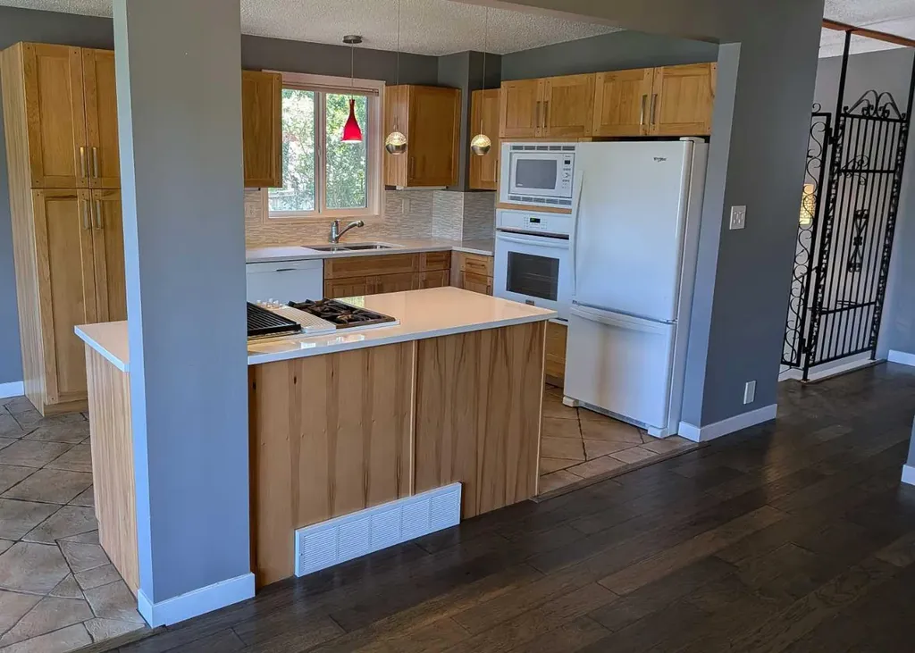 2103A 7 Street NE Calgary AB T2E 4C7