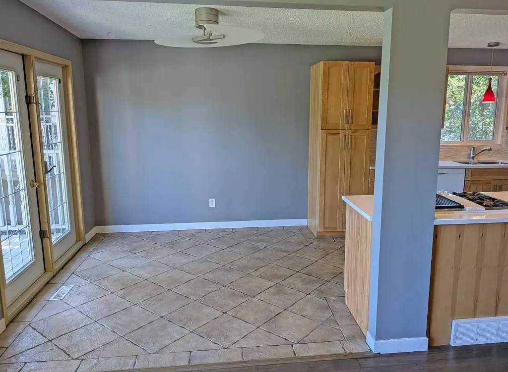 2103A 7 Street NE Calgary AB T2E 4C7