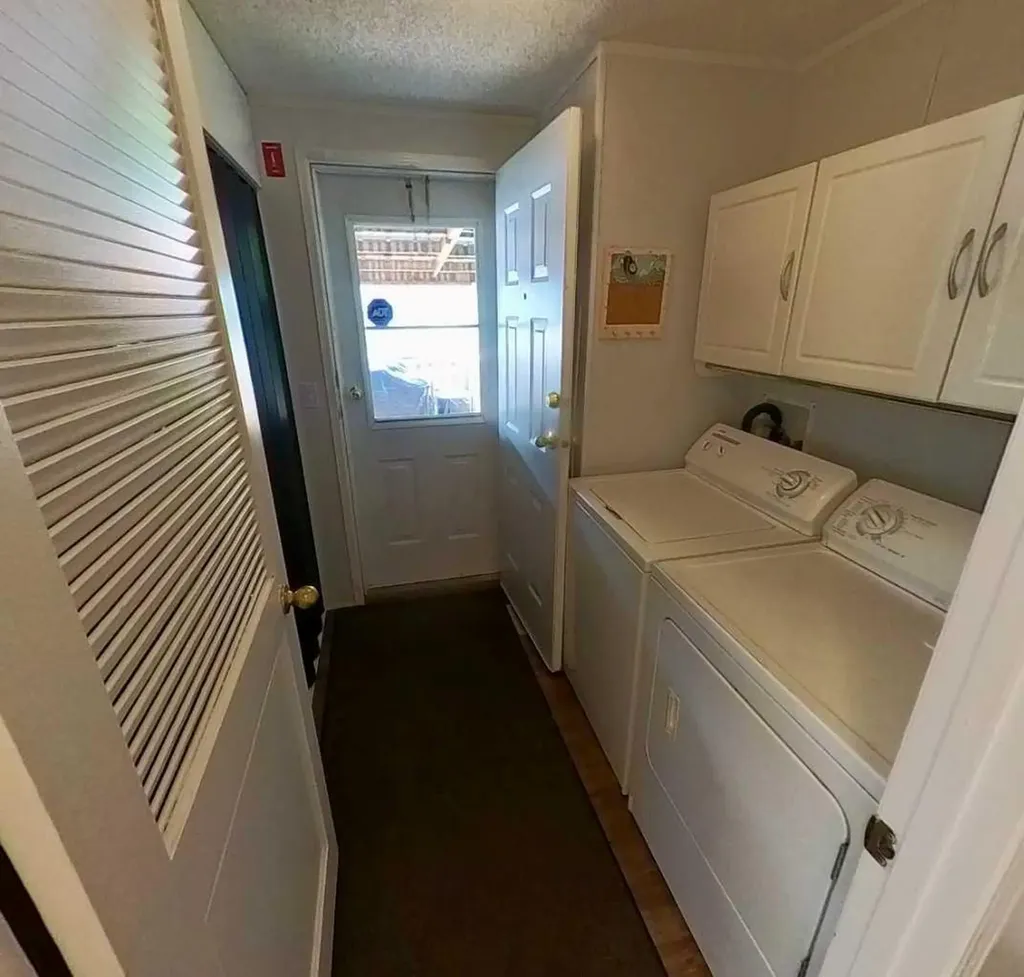 5211 55 Avenue Rocky Mountain House AB T4T 1M8