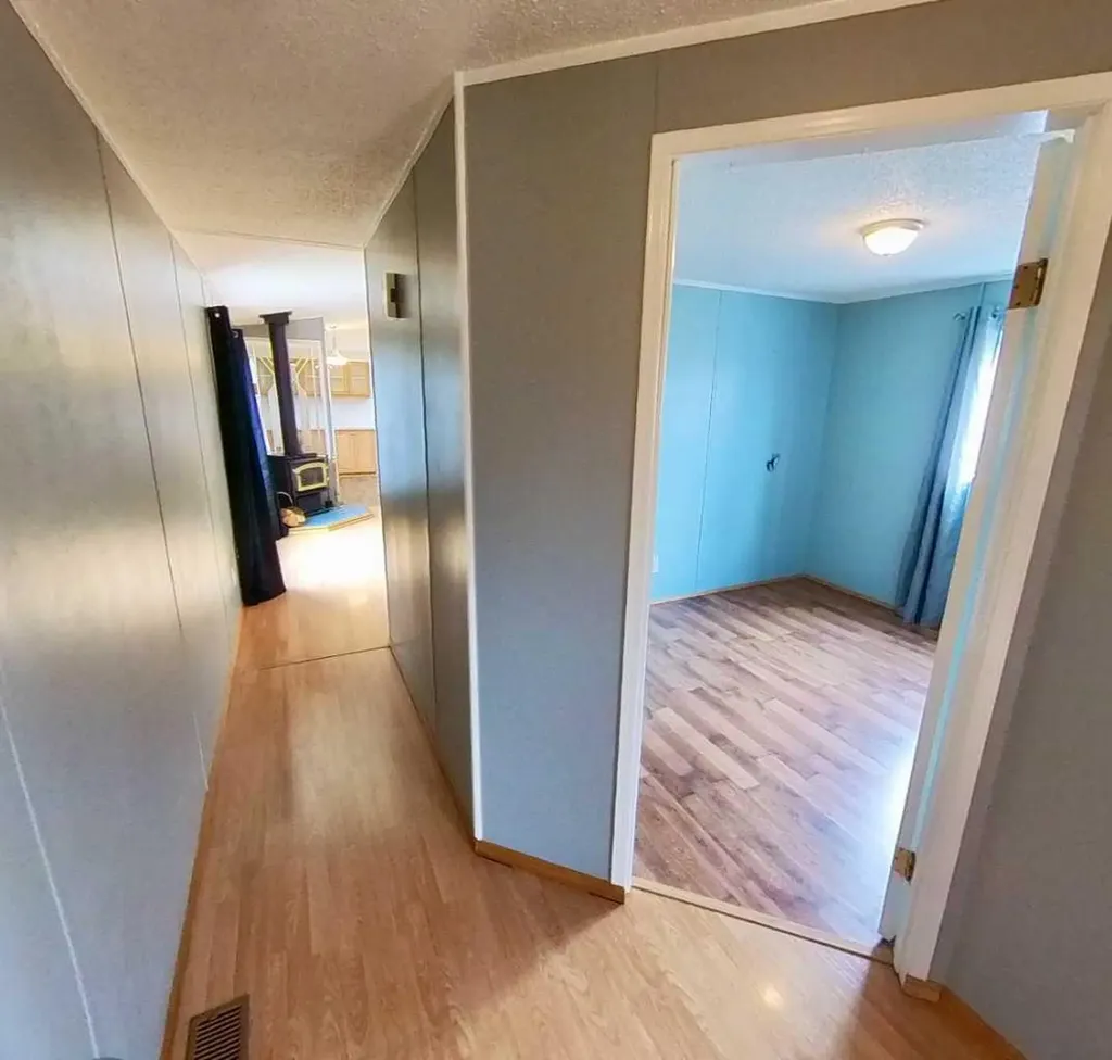 5211 55 Avenue Rocky Mountain House AB T4T 1M8