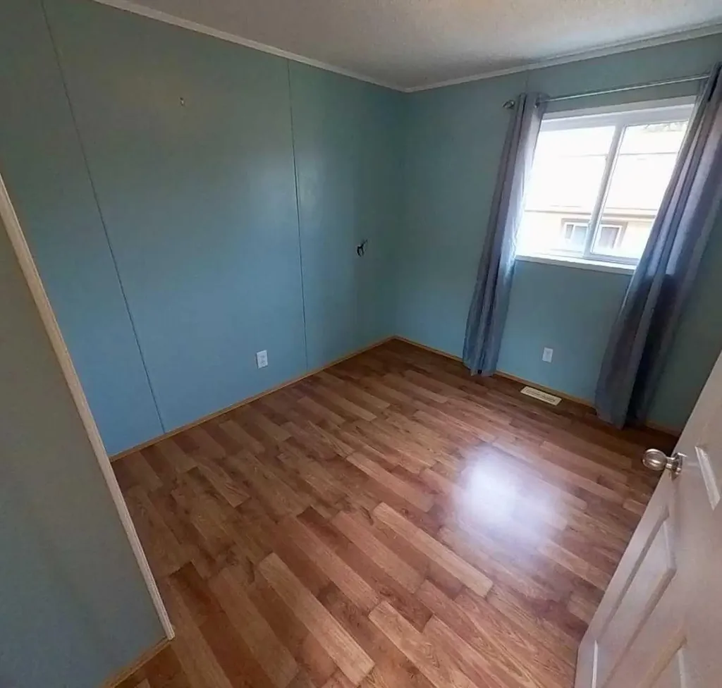 5211 55 Avenue Rocky Mountain House AB T4T 1M8