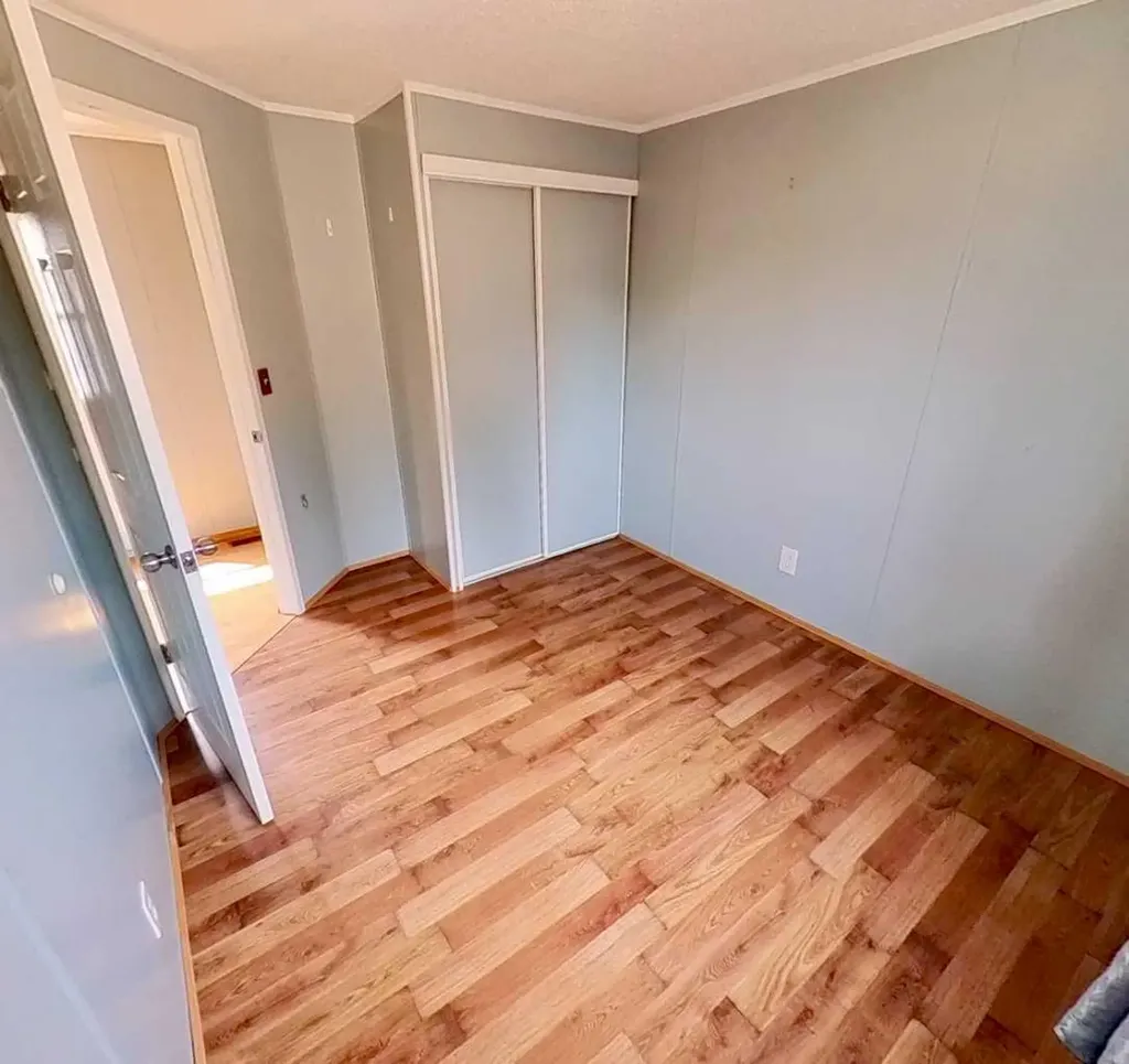 5211 55 Avenue Rocky Mountain House AB T4T 1M8