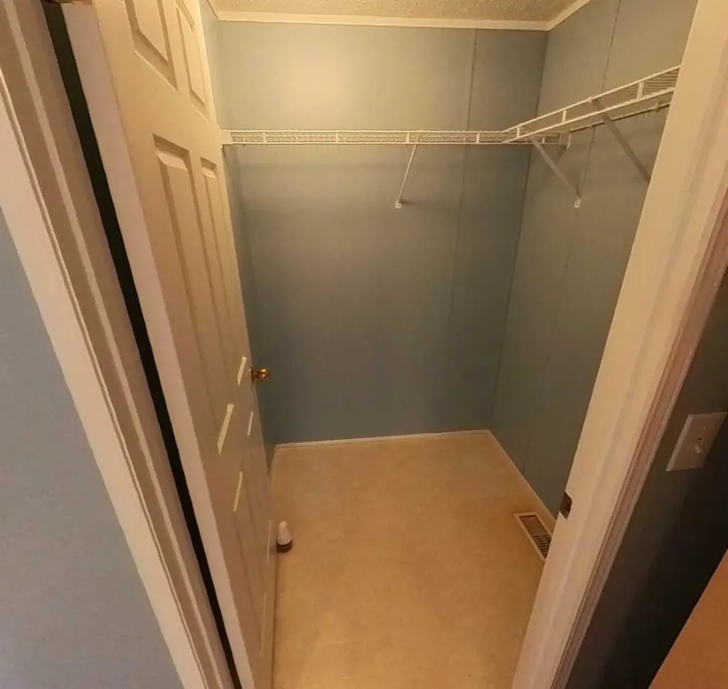 5211 55 Avenue Rocky Mountain House AB T4T 1M8