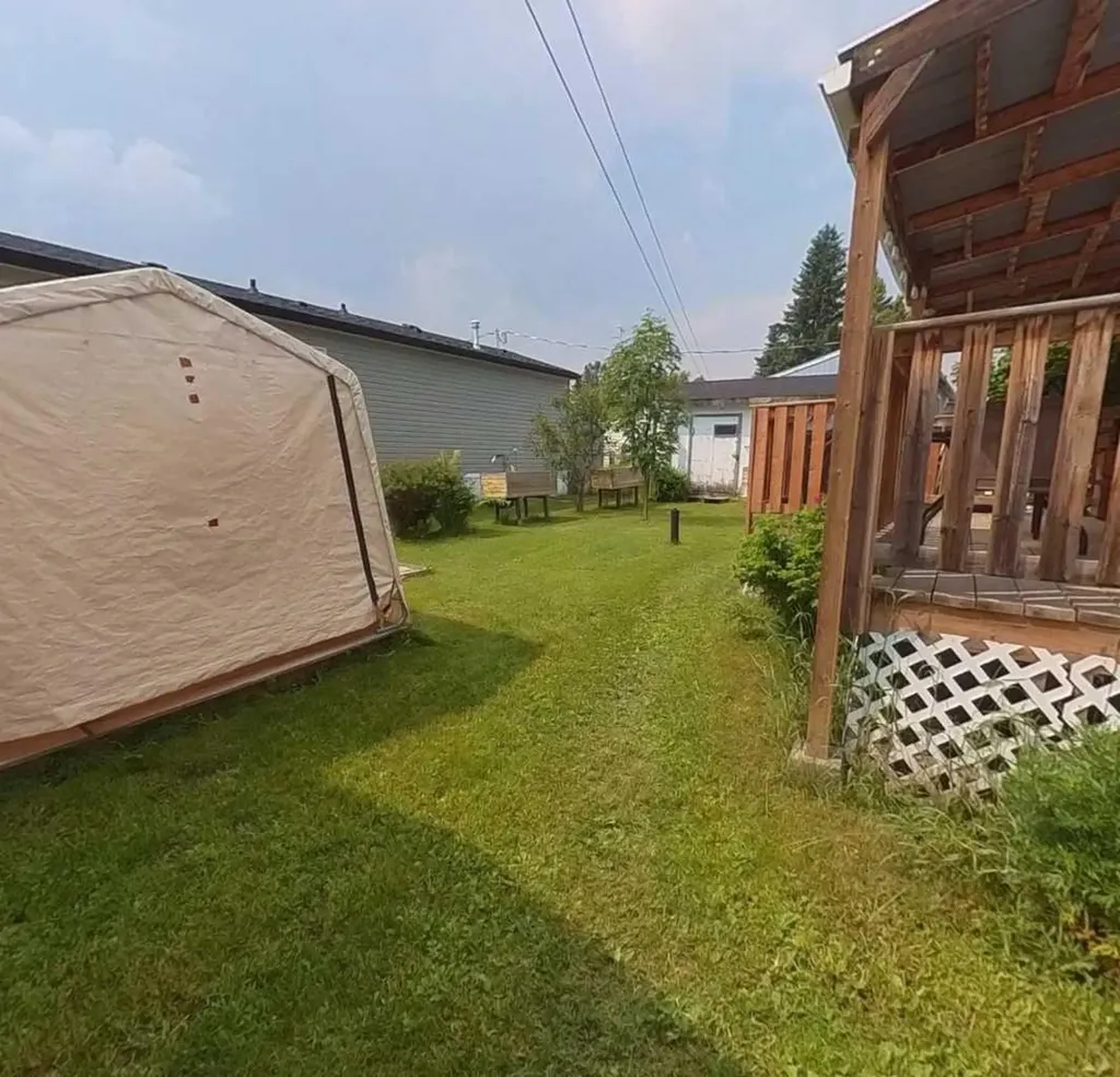 5211 55 Avenue Rocky Mountain House AB T4T 1M8