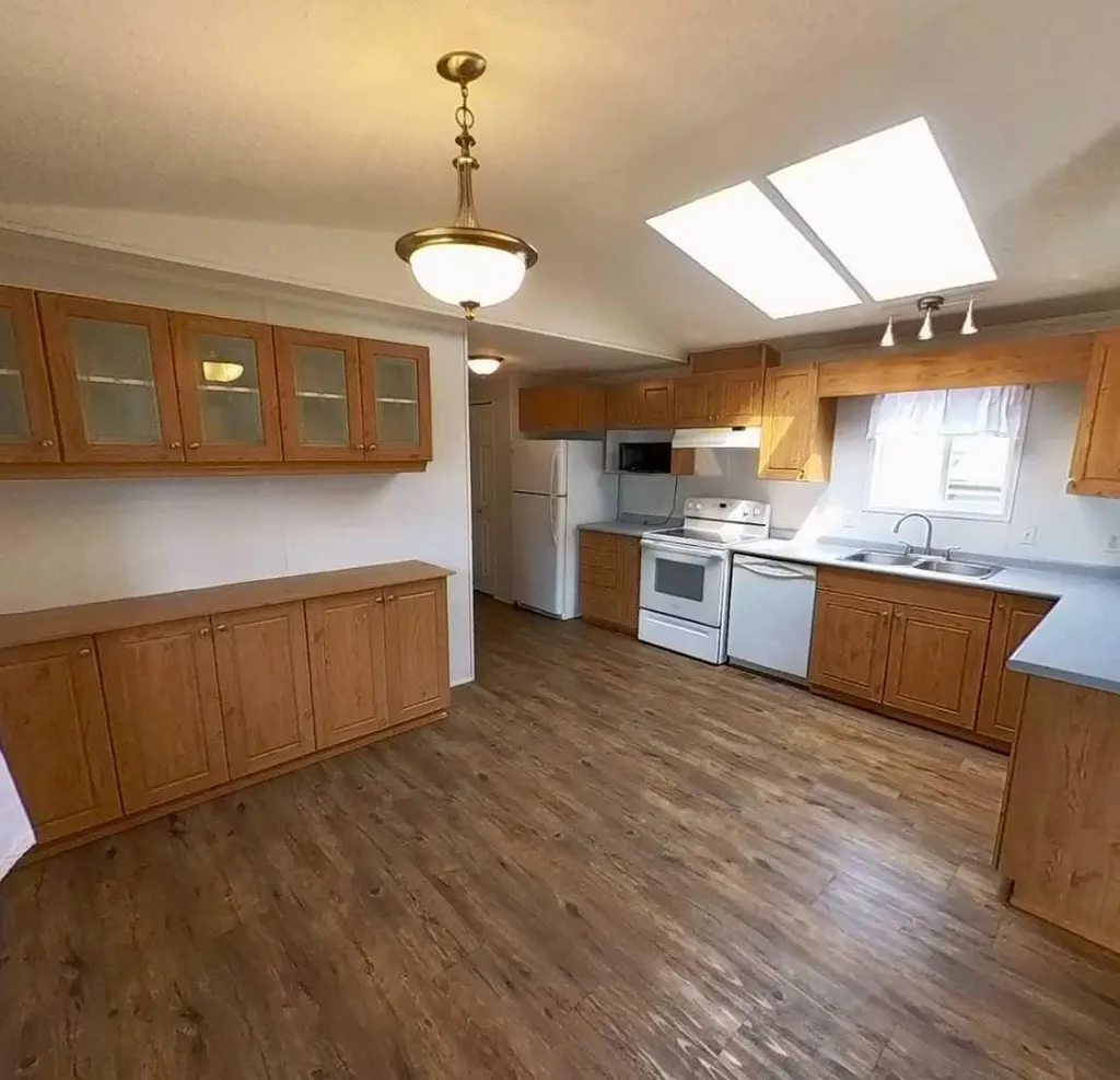 5211 55 Avenue Rocky Mountain House AB T4T 1M8