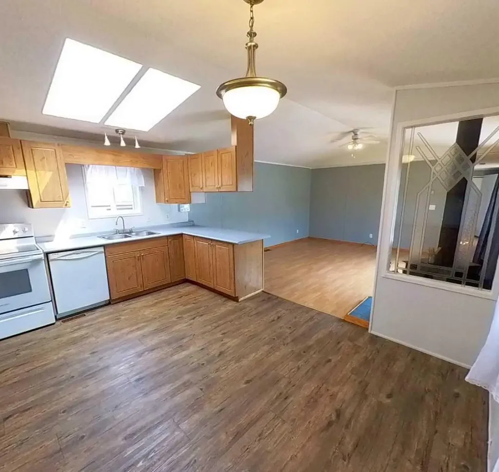 5211 55 Avenue Rocky Mountain House AB T4T 1M8
