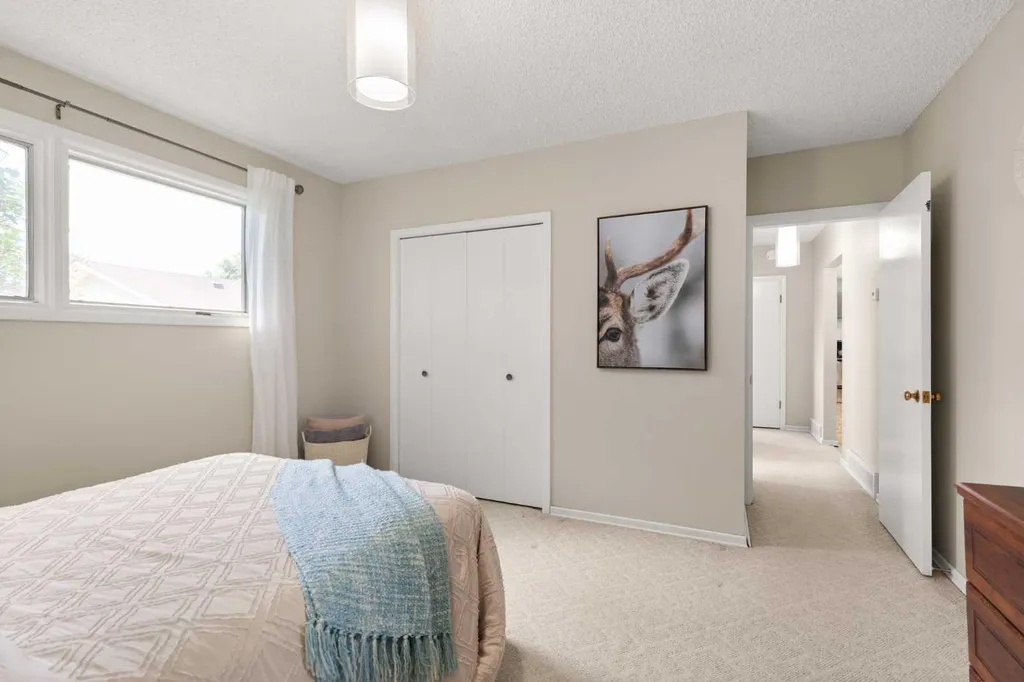 982 Stewart Drive NW Medicine Hat AB T1A7C1