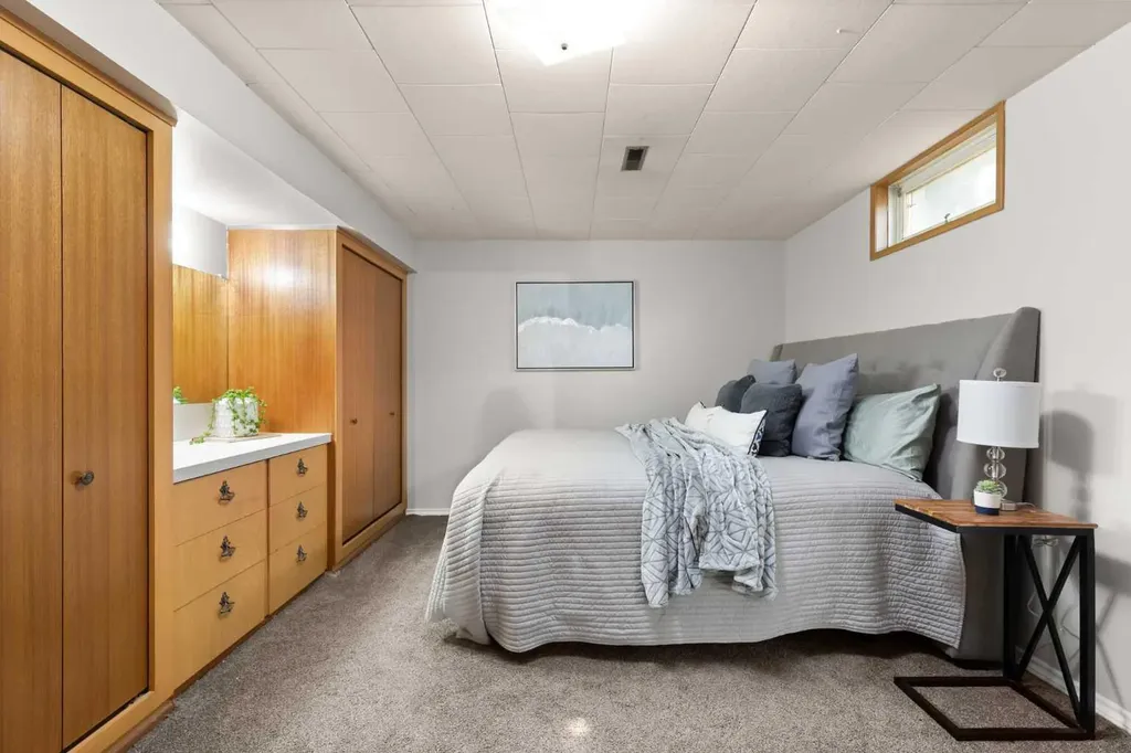 982 Stewart Drive NW Medicine Hat AB T1A7C1