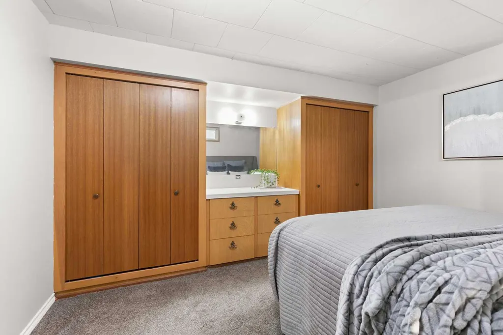 982 Stewart Drive NW Medicine Hat AB T1A7C1