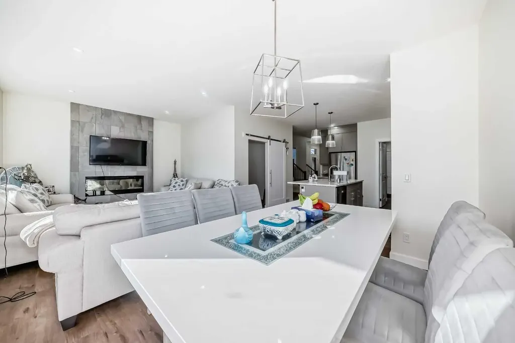 138 Silver Spruce Grove SW Calgary AB T2X5M2