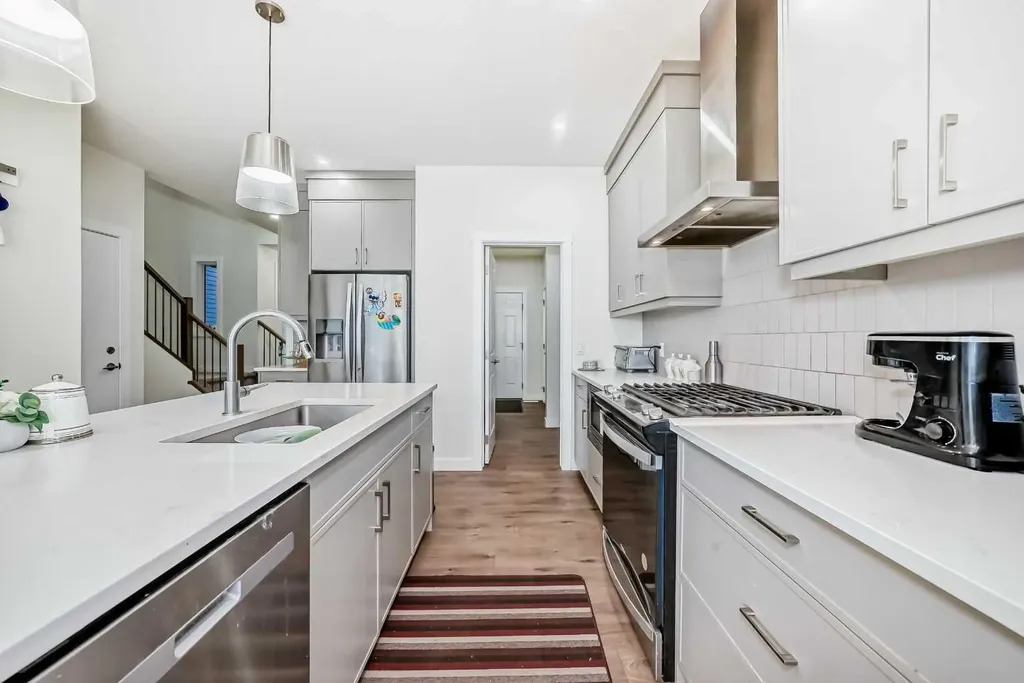 138 Silver Spruce Grove SW Calgary AB T2X5M2