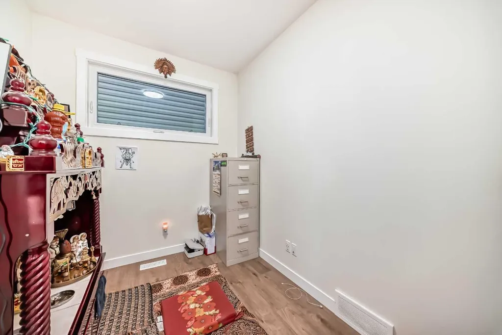 138 Silver Spruce Grove SW Calgary AB T2X5M2