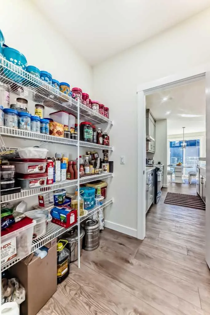 138 Silver Spruce Grove SW Calgary AB T2X5M2