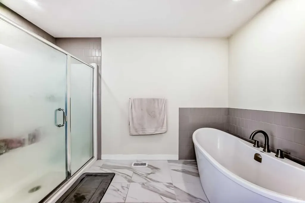 138 Silver Spruce Grove SW Calgary AB T2X5M2