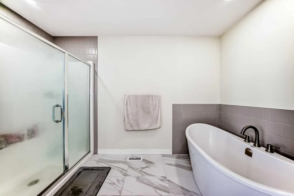 138 Silver Spruce Grove SW Calgary AB T2X5M2