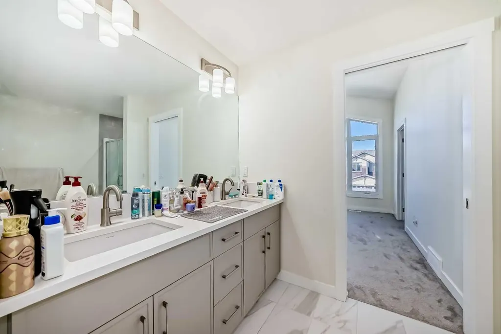 138 Silver Spruce Grove SW Calgary AB T2X5M2