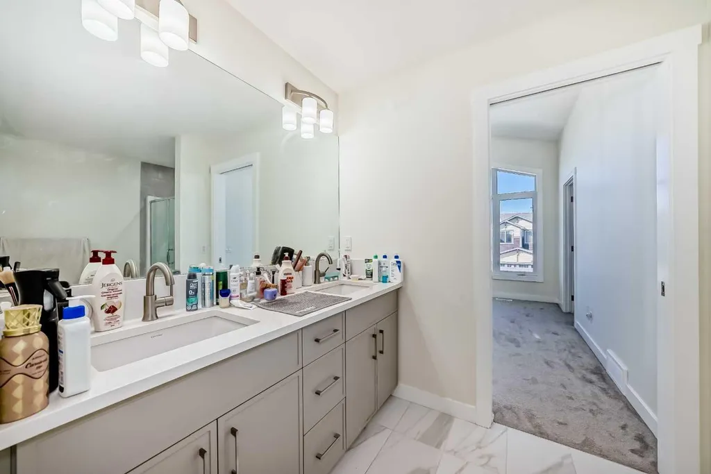 138 Silver Spruce Grove SW Calgary AB T2X5M2